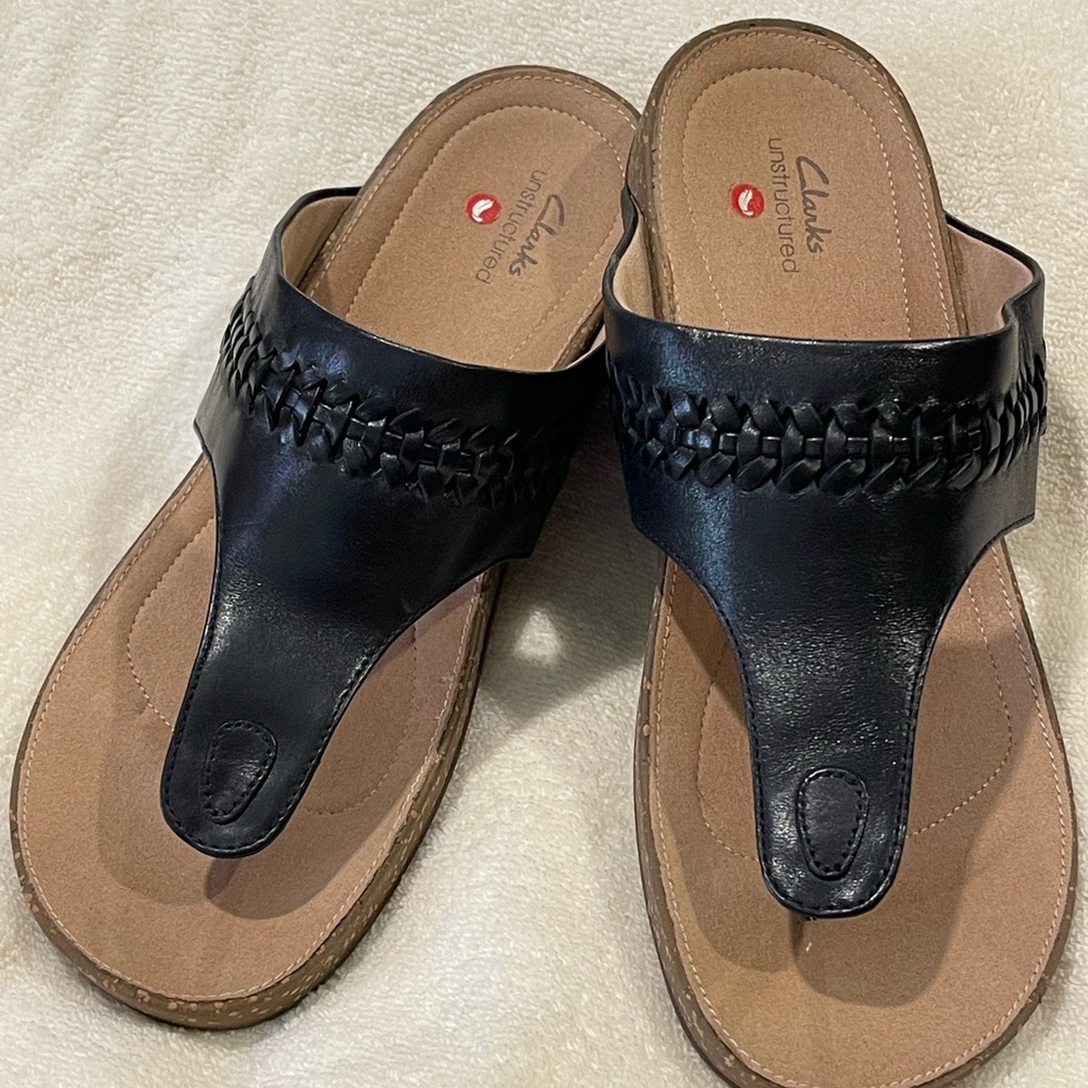 Clarks unstructured thing leather sandal Size 8 W. Black